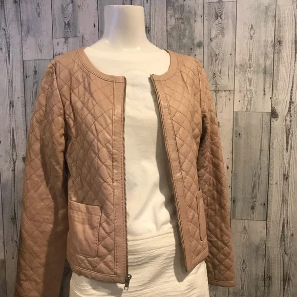 Hinge blush/beige quilted leather jacket with zip front. - Picture 5 of 7